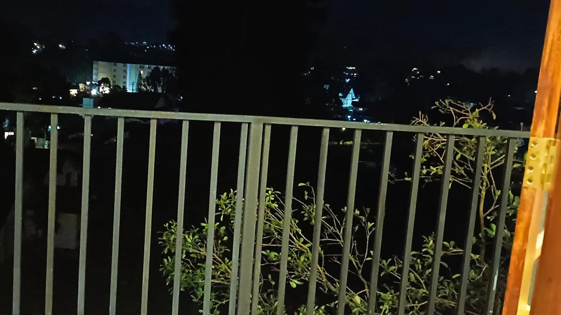 The Blues Chalet Bed & Breakfast Nuwara Eliya